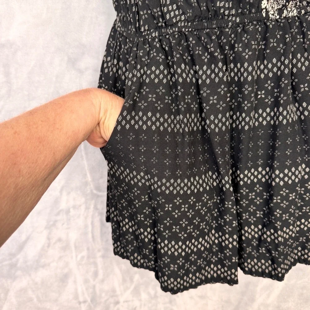 Mossimo Romper Women XS Black Boho Geometric Floral Sleeveless V-Neck Romper